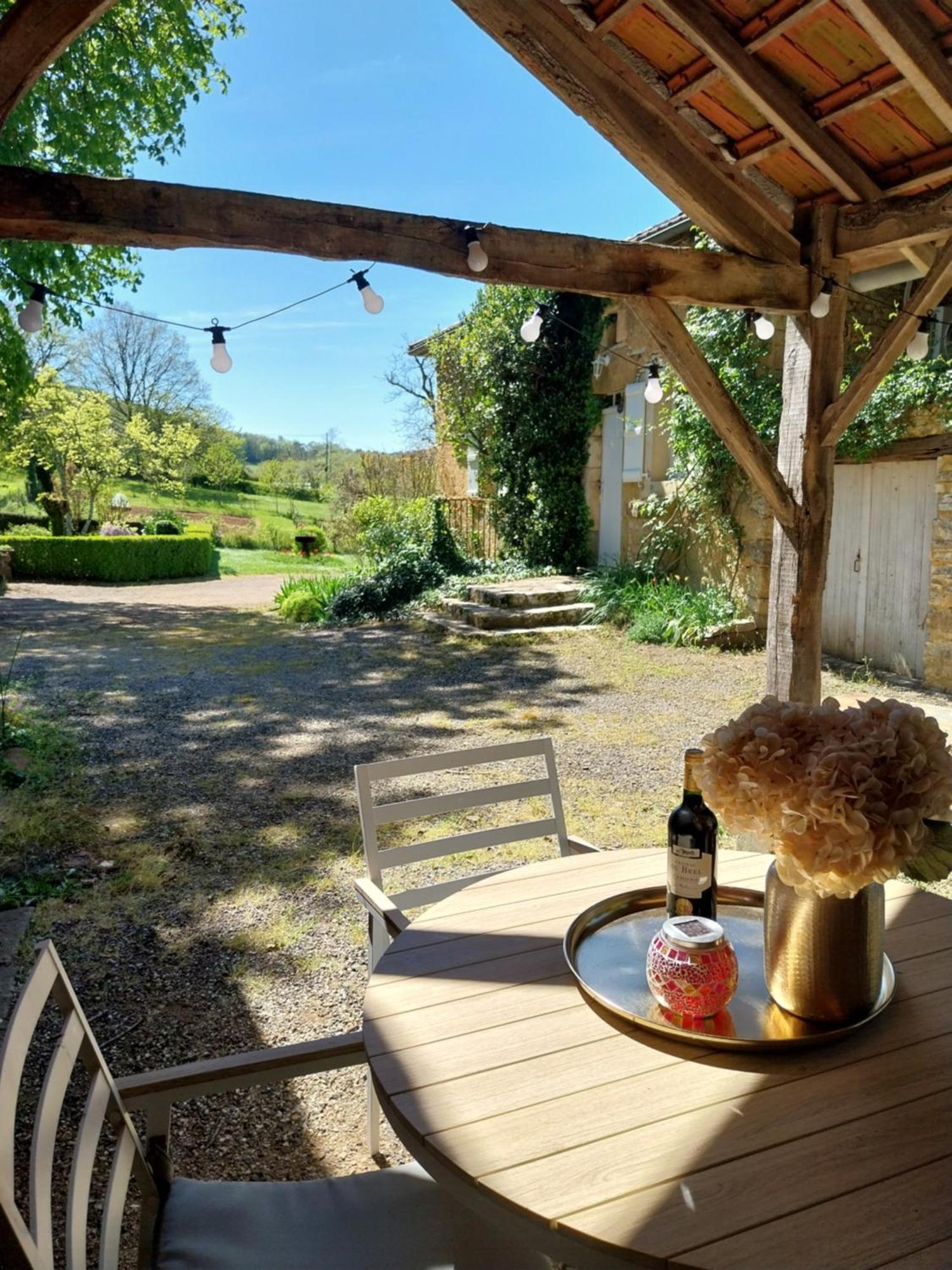 Les Trois L Bed & Breakfast Gindou Екстериор снимка