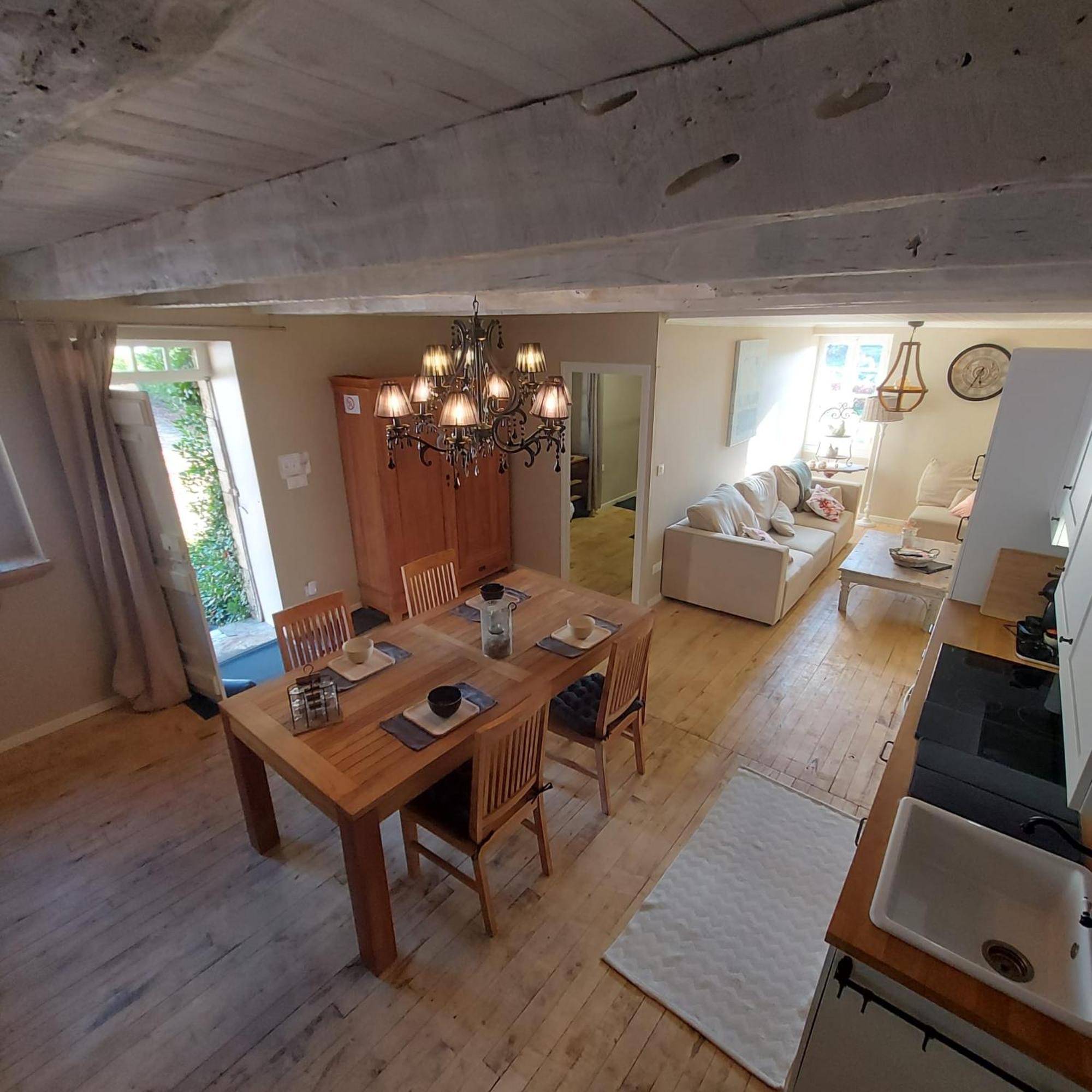 Les Trois L Bed & Breakfast Gindou Екстериор снимка